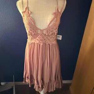 Free People Intimately Rose Adella Frilled Chemise Slip XS

P2P- 13-15, 33L